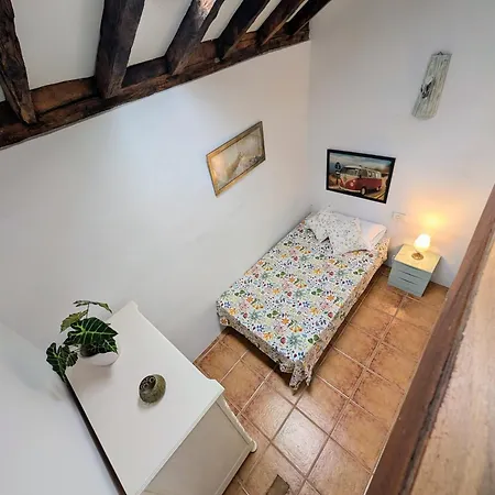 Chc - Casa La Salvada - Silos