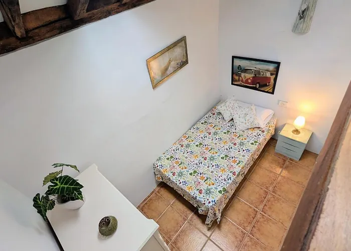 Chc - Casa La Salvada - Silos